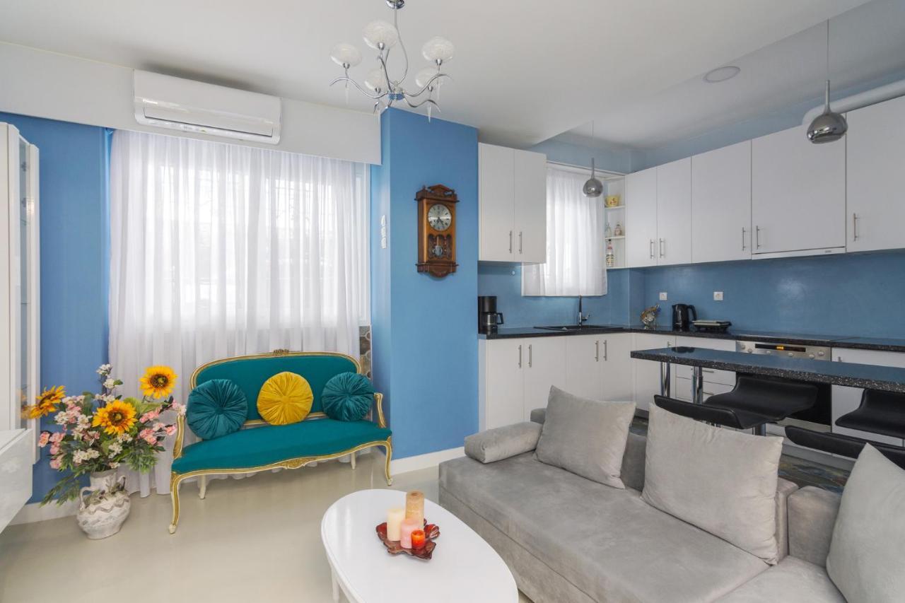 Wonderful Renovated Apartment With Private Patio Athens Ngoại thất bức ảnh