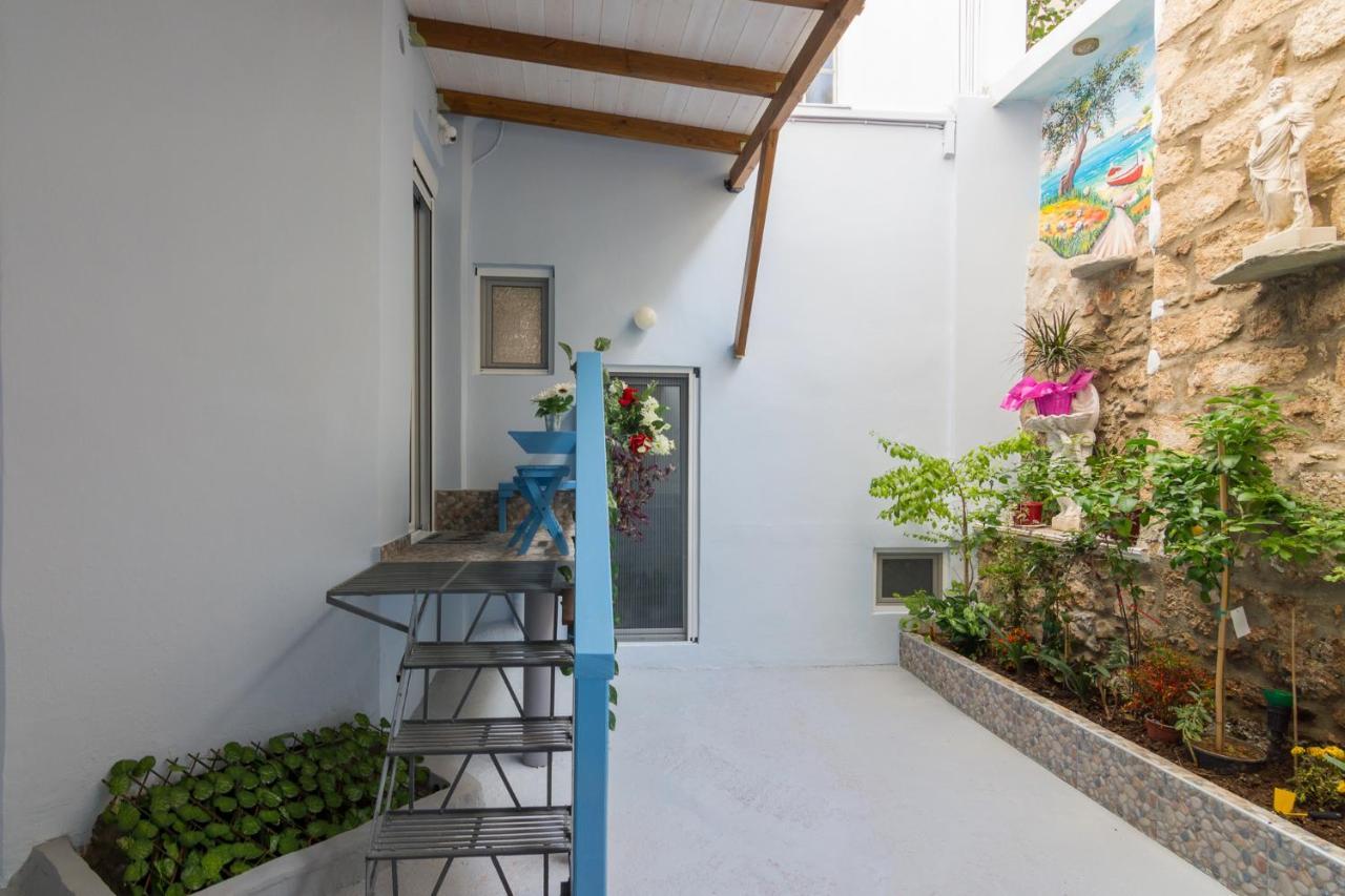 Wonderful Renovated Apartment With Private Patio Athens Ngoại thất bức ảnh